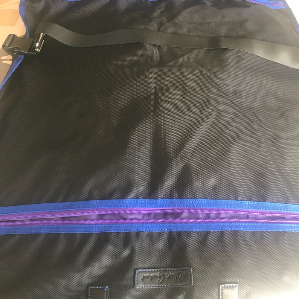 New Robert Graham Garment Bag Retail$98 Sale $60
